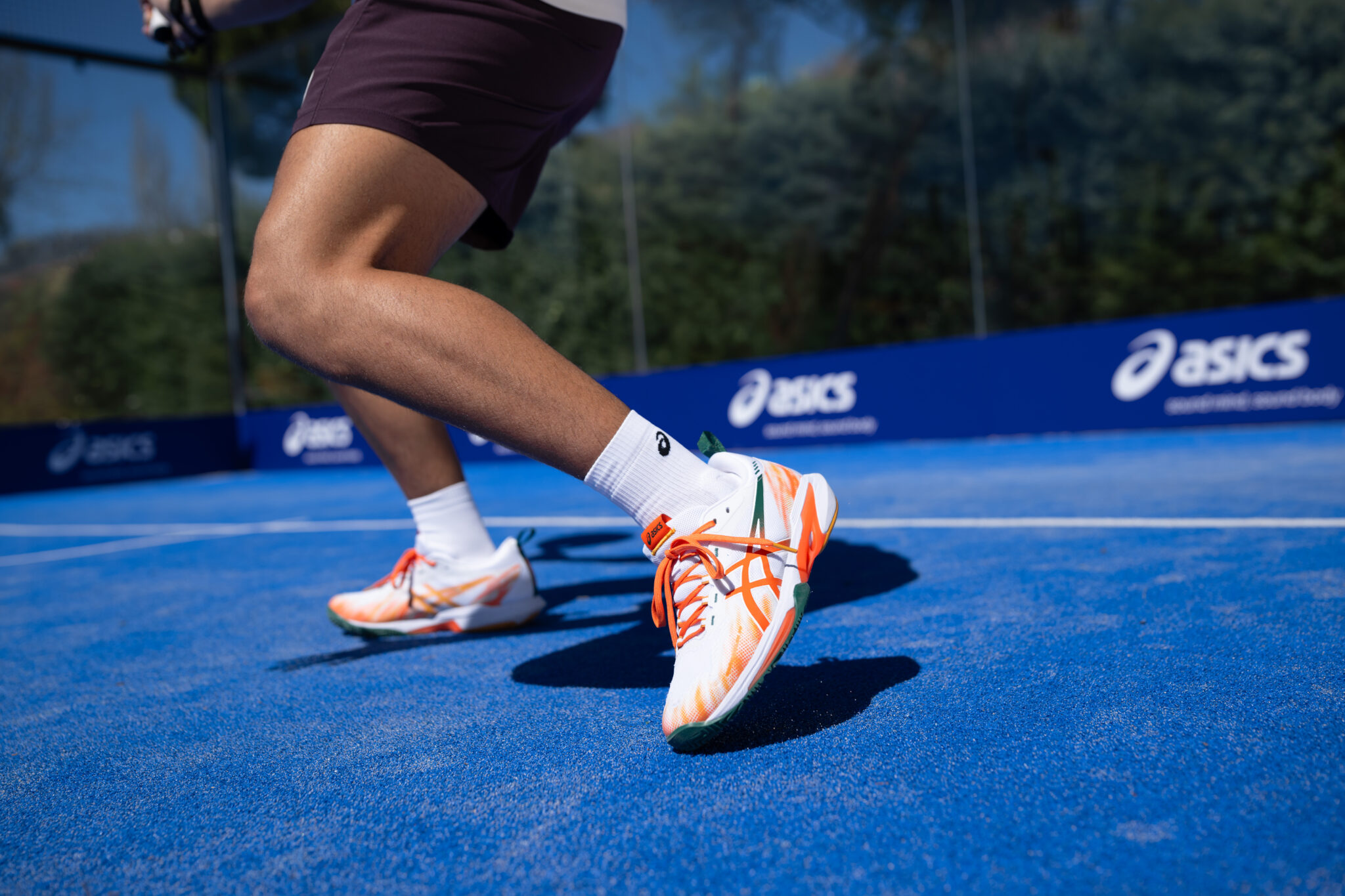 ASICS Sonicsmash FF padelsko i orange med let konstruktion og godt greb til hurtige bevægelser på padelbanen